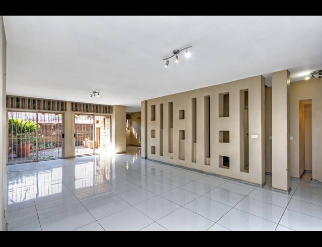 3 BEDROOM DUPLEX FOR SALE IN BRAMLEY NORTH